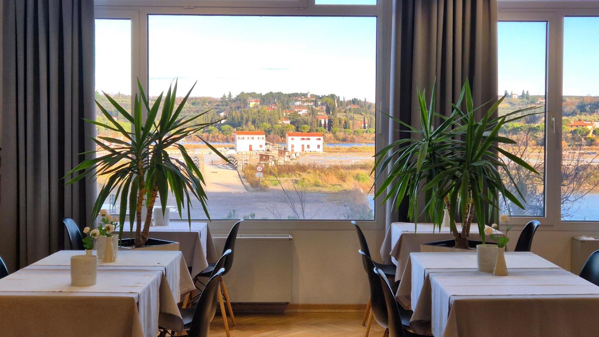 Hotel Oleander - Oleander Resort Strunjan Bagian luar foto